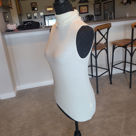 Express Top - Picture 5 of 5